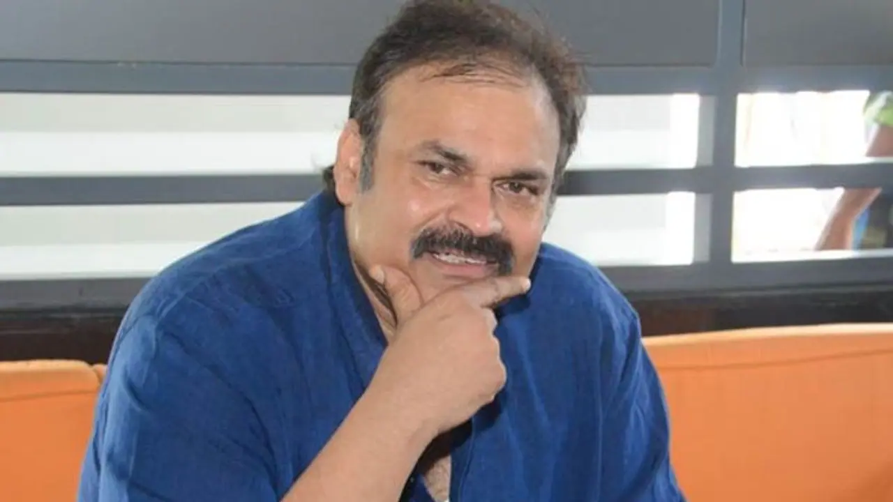 అనంతపురంలో జనసేన నేత నాగబాబు టూర్ : శ్రమదానానికి అనుమతి లేదన్న పోలీసులు, నోటీసులు అనంతపురంలో జనసేన నేత నాగబాబు టూర్ : శ్రమదానానికి అనుమతి లేదన్న పోలీసులు, నోటీసులు