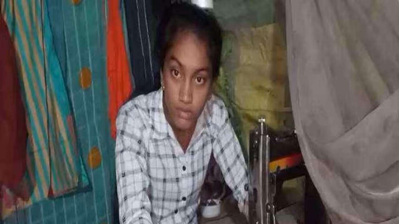 10वीं में इस लड़की ने राज्य में हासिल किया चौथा स्थान, सिलाई करके करती थी पढ़ाई, देख रही ये सपना 10वीं में इस लड़की ने राज्य में हासिल किया चौथा स्थान, सिलाई करके करती थी पढ़ाई, देख रही ये सपना