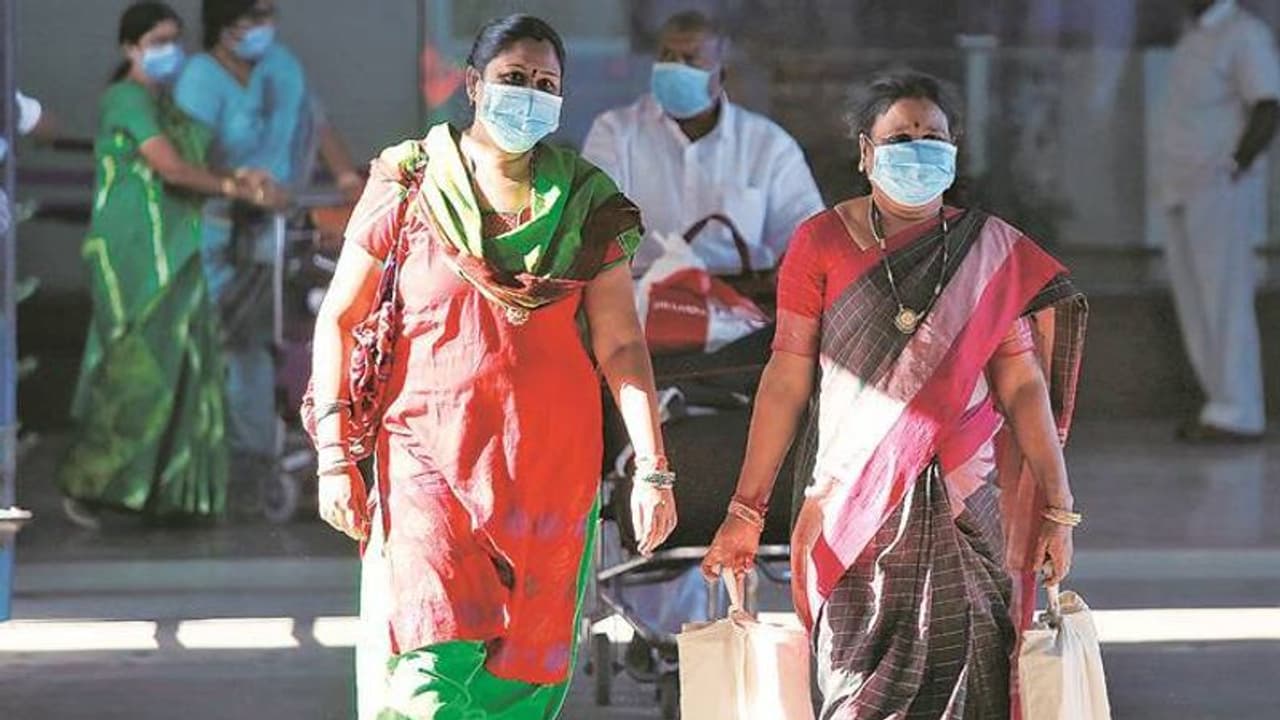 लापरवाही : सिर्फ 29% लोगों ने माना उनके इलाकों शहरों में मास्क का इस्तेमाल कर रहे लोग : सर्वे लापरवाही : सिर्फ 29% लोगों ने माना उनके इलाकों शहरों में मास्क का इस्तेमाल कर रहे लोग : सर्वे