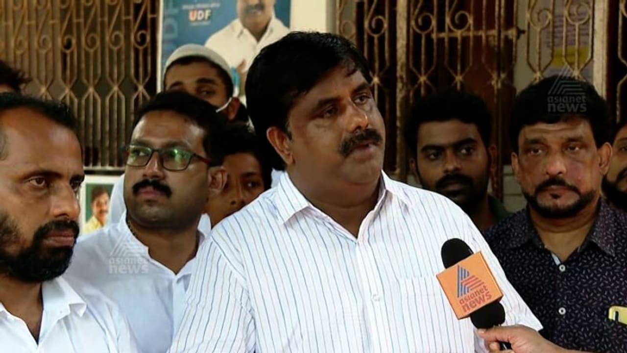 നാദാപുരത്ത് കള്ളവോട്ടെന്ന പരാതിയുമായി യുഡിഎഫ്, നാദാപുരത്തും ആന്തൂരിലും സ്ഥാനാർത്ഥികളെ തടഞ്ഞെന്നും ആരോപണം നാദാപുരത്ത് കള്ളവോട്ടെന്ന പരാതിയുമായി യുഡിഎഫ്, നാദാപുരത്തും ആന്തൂരിലും സ്ഥാനാർത്ഥികളെ തടഞ്ഞെന്നും ആരോപണം