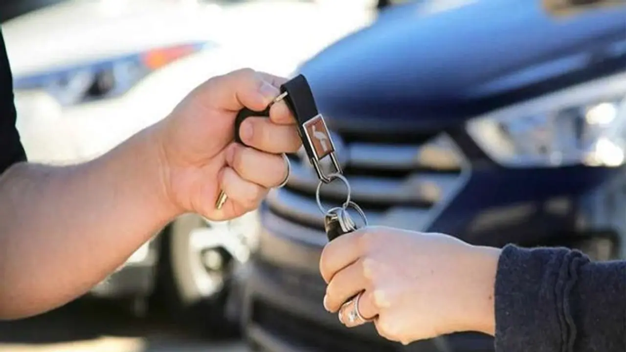 యూపీ: కారు కొనేందుకు.. పురిటి బిడ్డ విక్రయం, స్వయంగా కన్నతల్లిదండ్రులే యూపీ: కారు కొనేందుకు.. పురిటి బిడ్డ విక్రయం, స్వయంగా కన్నతల్లిదండ్రులే