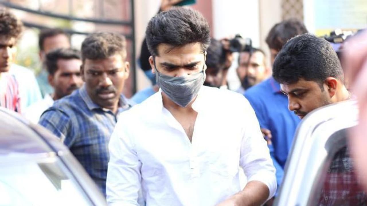 6 நிமிட காட்சியை சிங்கிள் டேக்கில் நடித்து அசத்திய சிலம்பரசன்..! கை தட்டி ஆரவாரம் செய்த படக்குழு! 6 நிமிட காட்சியை சிங்கிள் டேக்கில் நடித்து அசத்திய சிலம்பரசன்..! கை தட்டி ஆரவாரம் செய்த படக்குழு!