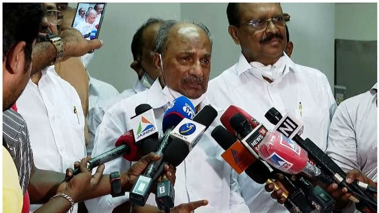 'കണ്ണിലെണ്ണയൊഴിച്ച് ജാഗ്രത പാലിക്കണം'; തുടർ ഭരണം സ്വപ്നം കണ്ടവർ ഞെട്ടുന്ന ഫലം വരുമെന്ന് എ കെ ആന്റണി 'കണ്ണിലെണ്ണയൊഴിച്ച് ജാഗ്രത പാലിക്കണം'; തുടർ ഭരണം സ്വപ്നം കണ്ടവർ ഞെട്ടുന്ന ഫലം വരുമെന്ന് എ കെ ആന്റണി