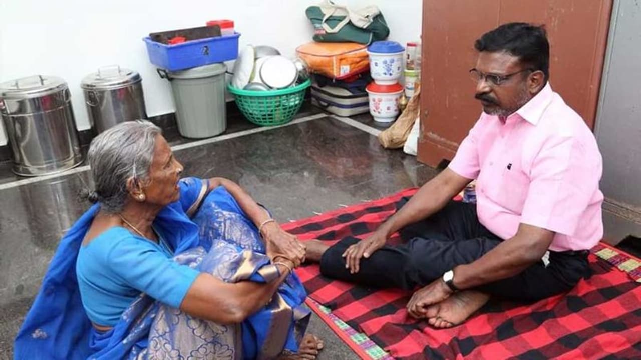 திருமாவளவன் தாயார் திடீரென மருத்துவமனையில் அனுமதி... உருக்கமாக அவரே வெளியிட்ட பதிவு...! திருமாவளவன் தாயார் திடீரென மருத்துவமனையில் அனுமதி... உருக்கமாக அவரே வெளியிட்ட பதிவு...!