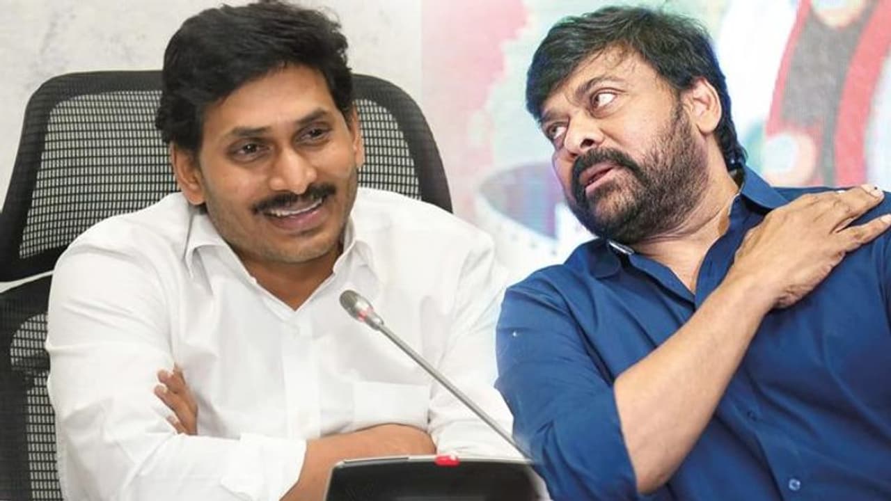 తెలుగు సినీ పరిశ్రమపై వైఎస్ జగన్ ఉక్కుపాదం: కారణాలు ఇవీ.... తెలుగు సినీ పరిశ్రమపై వైఎస్ జగన్ ఉక్కుపాదం: కారణాలు ఇవీ....