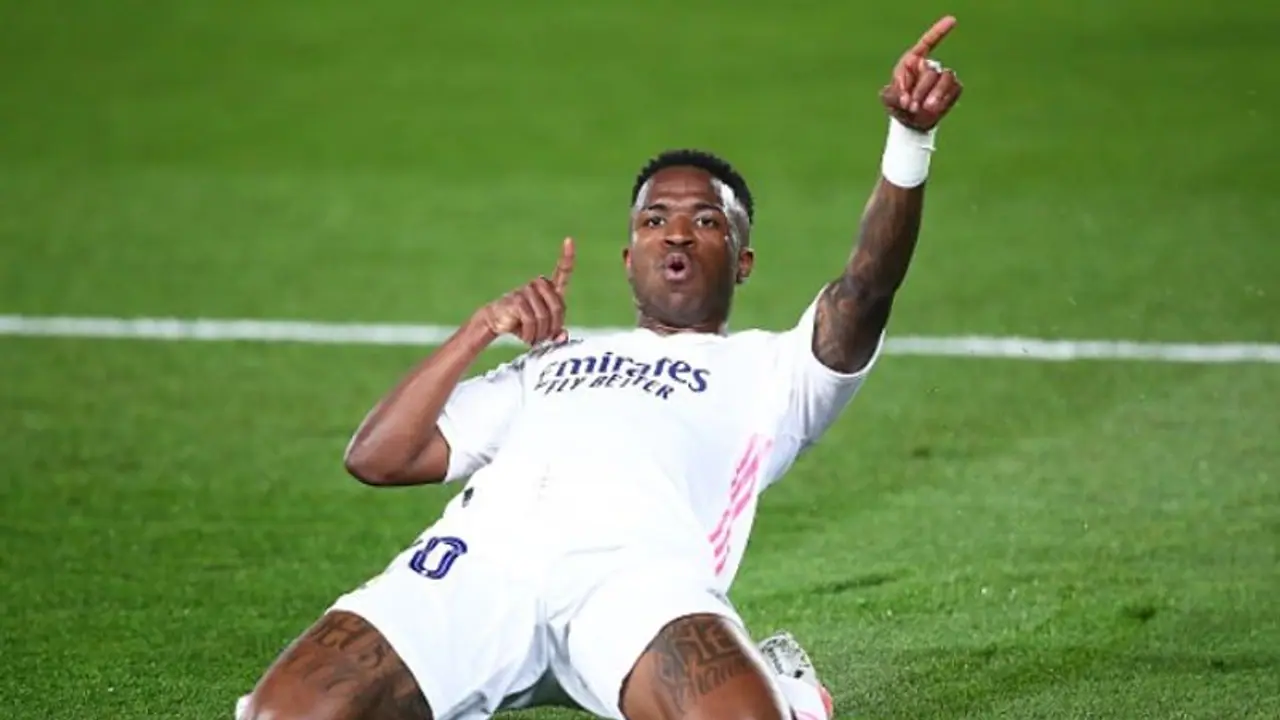 വിനിഷ്യസിനെതിരായ വംശീയാധിക്ഷേപം: മയോര്ക്കയ്ക്ക് കുരുക്ക് വീഴും; ലാ ലിഗ അന്വേഷണം ആരംഭിച്ചു വിനിഷ്യസിനെതിരായ വംശീയാധിക്ഷേപം: മയോര്ക്കയ്ക്ക് കുരുക്ക് വീഴും; ലാ ലിഗ അന്വേഷണം ആരംഭിച്ചു