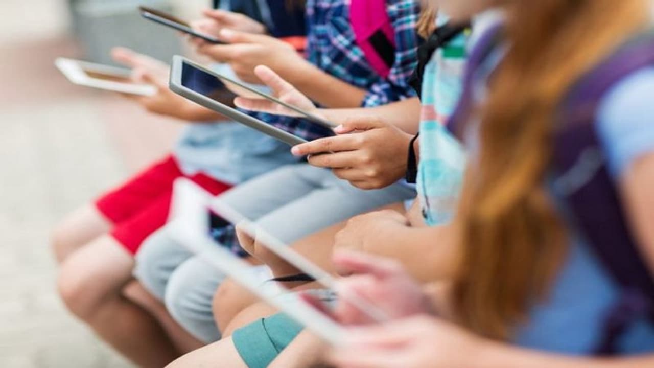 अमेरिका में TikTok, CamScanner सहित 9 चाइनीज ऐप्स पर लगा बैन हटा, रद्द हुआ ट्रंप का आदेश अमेरिका में TikTok, CamScanner सहित 9 चाइनीज ऐप्स पर लगा बैन हटा, रद्द हुआ ट्रंप का आदेश