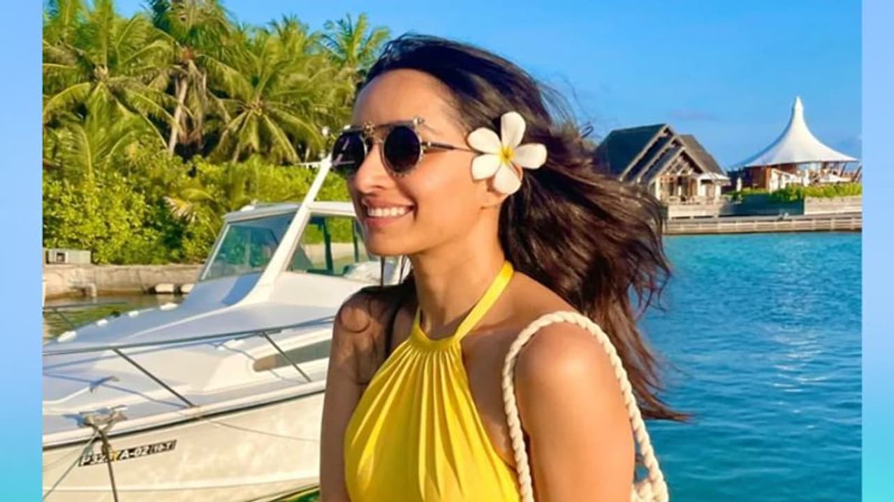 প্রতি দু ঘণ্টায়, কিছু না কিছু খাবার চাই ই চাই, শ্রদ্ধার ঘরোয়া ডায়েটে আপনিও হতে পারেন স্লিম প্রতি দু ঘণ্টায়, কিছু না কিছু খাবার চাই ই চাই, শ্রদ্ধার ঘরোয়া ডায়েটে আপনিও হতে পারেন স্লিম