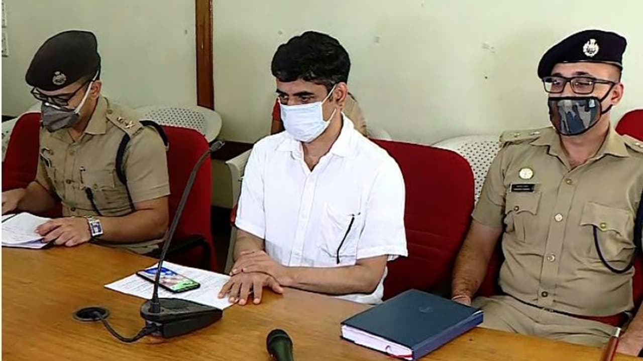 മൻസൂർ കൊലക്കേസ് പ്രതികളെ ഉടൻ പിടിക്കുമെന്ന് കമ്മീഷണർ, അക്രമങ്ങൾ തടയാനാണ് ശ്രമിച്ചതെന്ന് കളക്ടർ