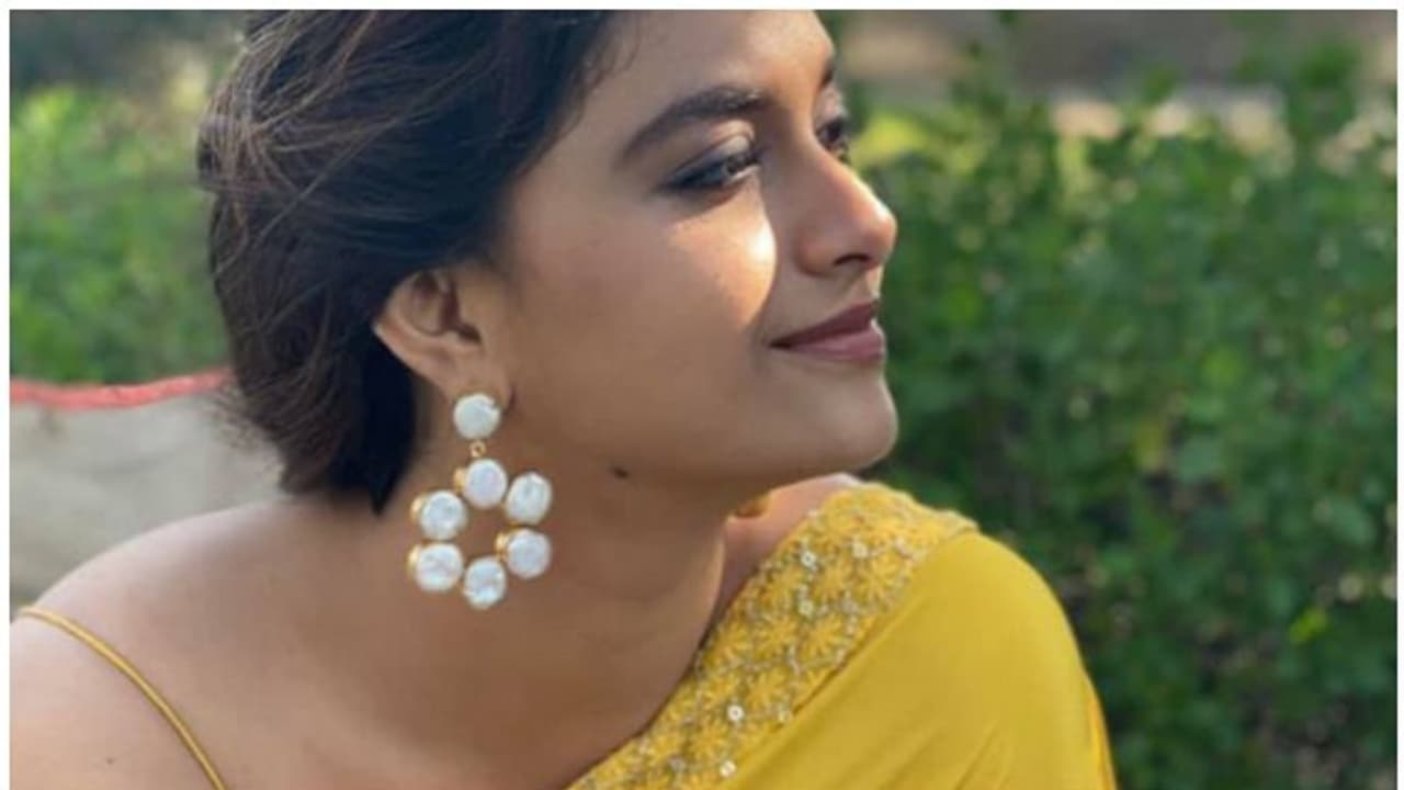 'വേനല്ക്കാലത്ത് മഞ്ഞയേക്കാള് മികച്ചത് എന്തുണ്ട്?', ഫോട്ടോയുമായി കീര്ത്തി സുരേഷ് 'വേനല്ക്കാലത്ത് മഞ്ഞയേക്കാള് മികച്ചത് എന്തുണ്ട്?', ഫോട്ടോയുമായി കീര്ത്തി സുരേഷ്