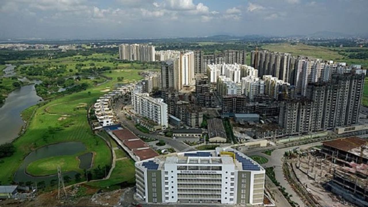 Real Estate: ಸ್ಥಿರಾಸ್ತಿಗಳ ಮಾರ್ಗಸೂಚಿ ದರ 10% ಇಳಿಕೆ: ಸರ್ಕಾರದಿಂದ ಬಂಪರ್ ಗಿಫ್ಟ್ Real Estate: ಸ್ಥಿರಾಸ್ತಿಗಳ ಮಾರ್ಗಸೂಚಿ ದರ 10% ಇಳಿಕೆ: ಸರ್ಕಾರದಿಂದ ಬಂಪರ್ ಗಿಫ್ಟ್