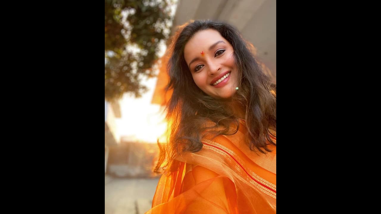 ఆ వ్యక్తి నా వెనకుంటే.. ఏదీ నన్ను బాధించదు: రేణు దేశాయ్ ఆ వ్యక్తి నా వెనకుంటే.. ఏదీ నన్ను బాధించదు: రేణు దేశాయ్