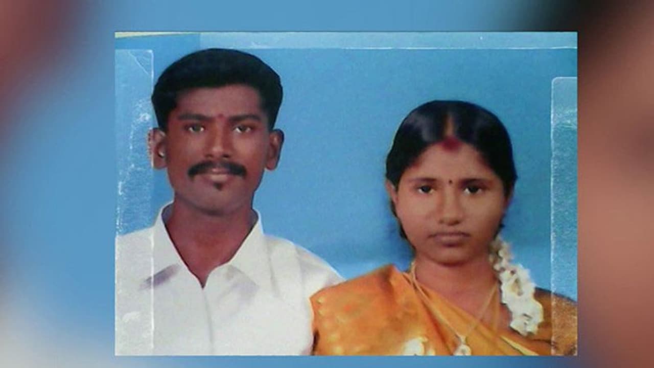 காதல் மனைவியை கதற கதற கத்தியால் குத்திக்கொலை செய்த கணவர்... போலீசாரிடம் பரபரப்பு வாக்குமூலம்..! காதல் மனைவியை கதற கதற கத்தியால் குத்திக்கொலை செய்த கணவர்... போலீசாரிடம் பரபரப்பு வாக்குமூலம்..!