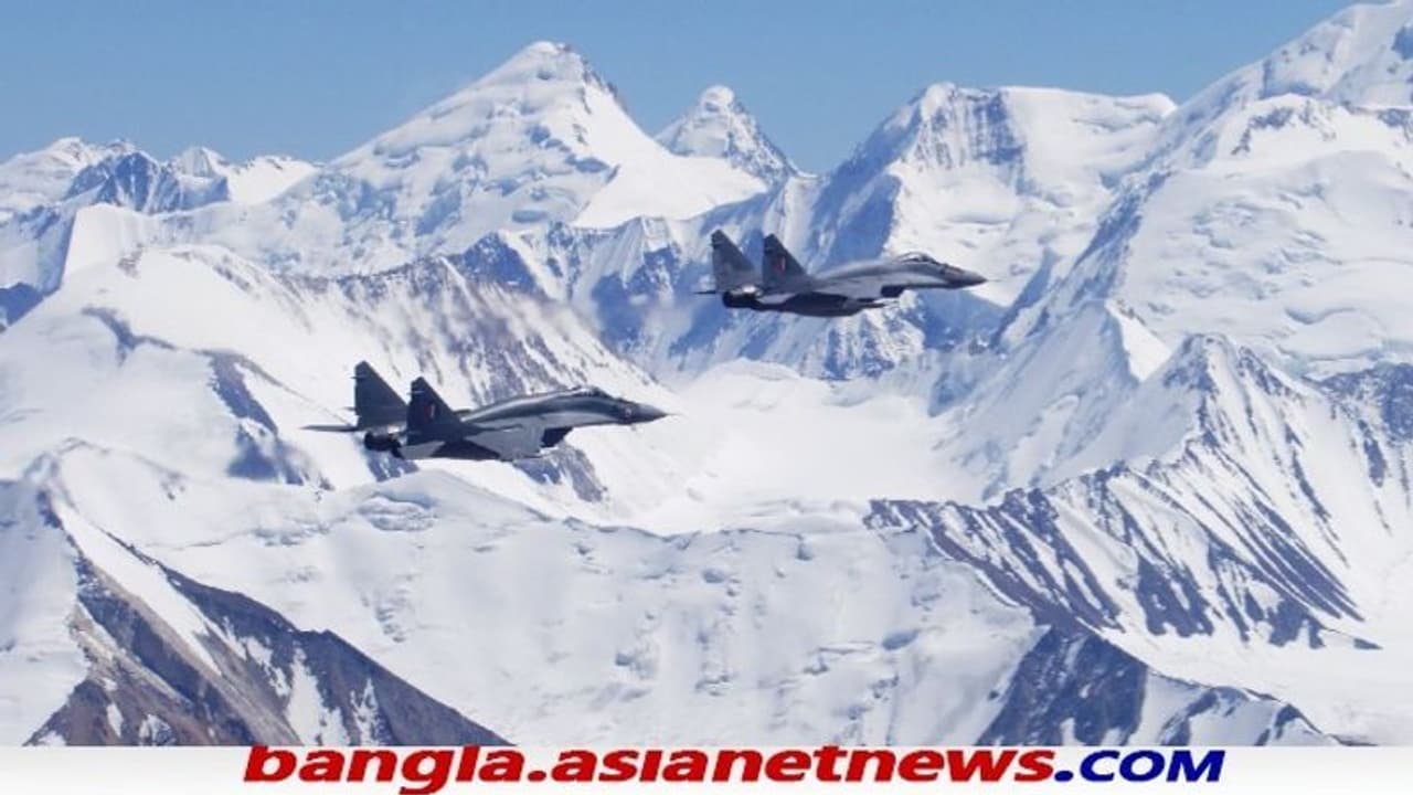 চলতি মাসে আরও ৬ রাফাল ভারতের মাটি স্পর্শ করবে, ২টি এই রাজ্য থেকেই নজরদারী চালাবে চলতি মাসে আরও ৬ রাফাল ভারতের মাটি স্পর্শ করবে, ২টি এই রাজ্য থেকেই নজরদারী চালাবে