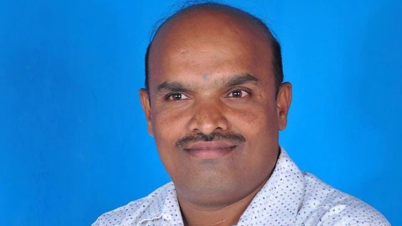 డాక్టర్ సిద్దెంకి యాదగిరి కవిత: తేనెపట్టు డాక్టర్ సిద్దెంకి యాదగిరి కవిత: తేనెపట్టు