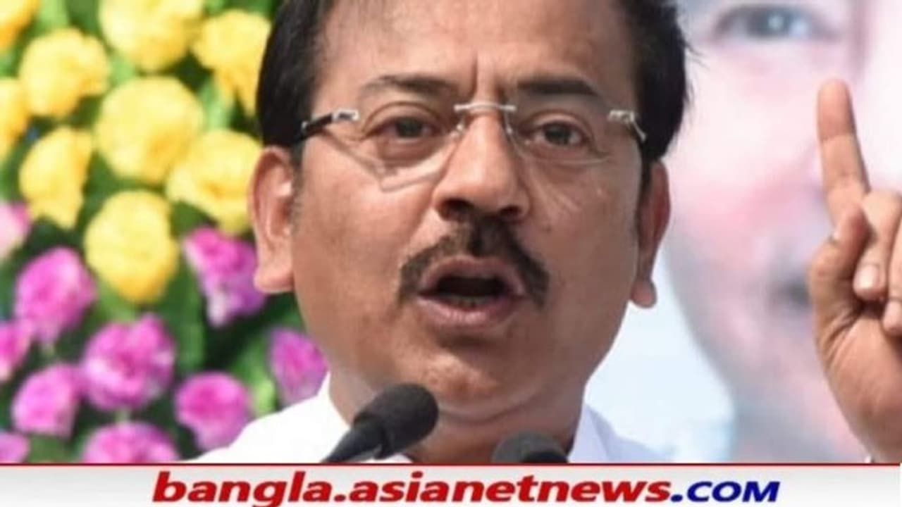 ঝড়বৃষ্টির জেরে বিদ্যুৎ বিভ্রাটের আশঙ্কা, আগাম প্রস্তুতিতে আজই বৈঠকে বিদ্যুৎ মন্ত্রী ঝড়বৃষ্টির জেরে বিদ্যুৎ বিভ্রাটের আশঙ্কা, আগাম প্রস্তুতিতে আজই বৈঠকে বিদ্যুৎ মন্ত্রী