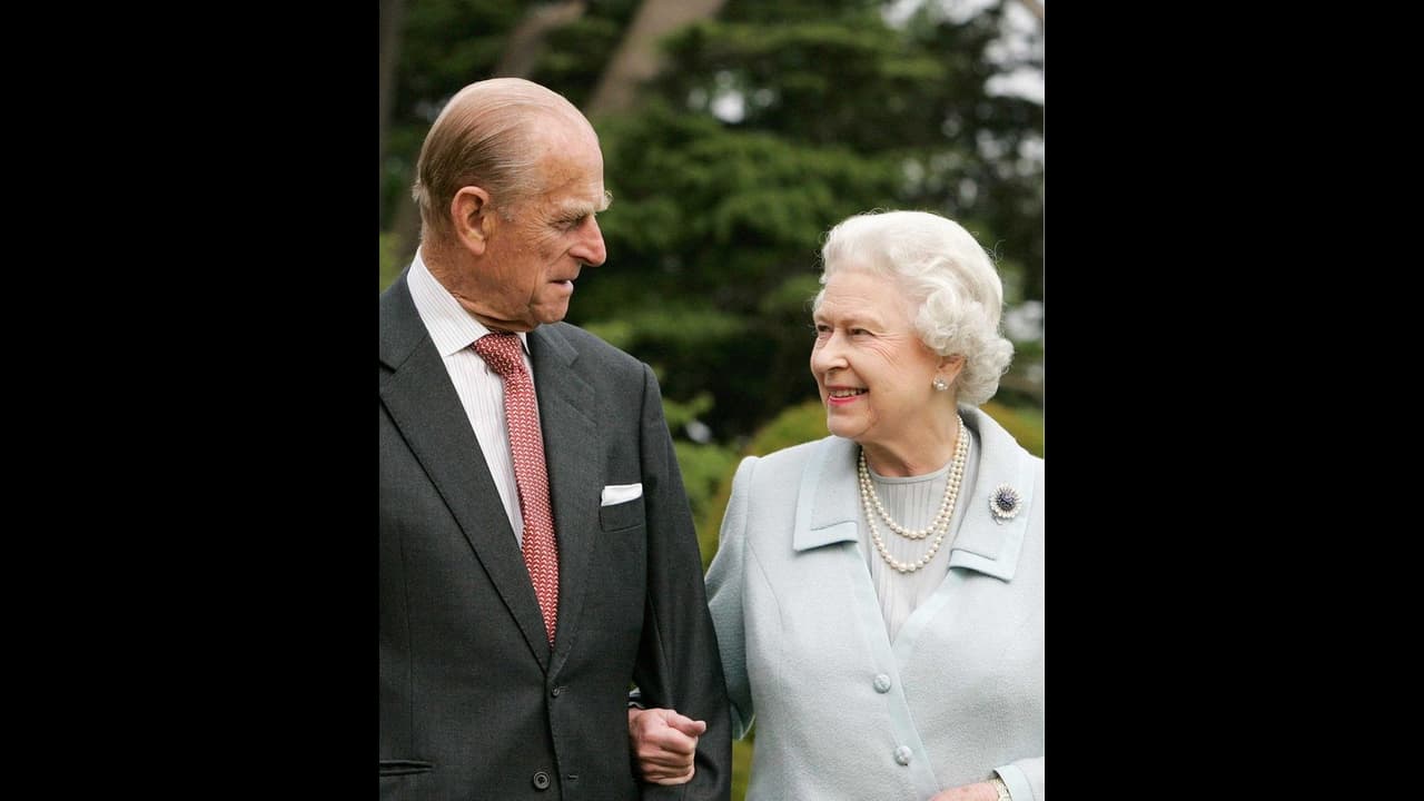 இங்கிலாந்து ராணியின் கணவர் காலமானார்... சோகத்தில் மூழ்கியது பக்கிங்ஹாம் அரண்மனை...! இங்கிலாந்து ராணியின் கணவர் காலமானார்... சோகத்தில் மூழ்கியது பக்கிங்ஹாம் அரண்மனை...!