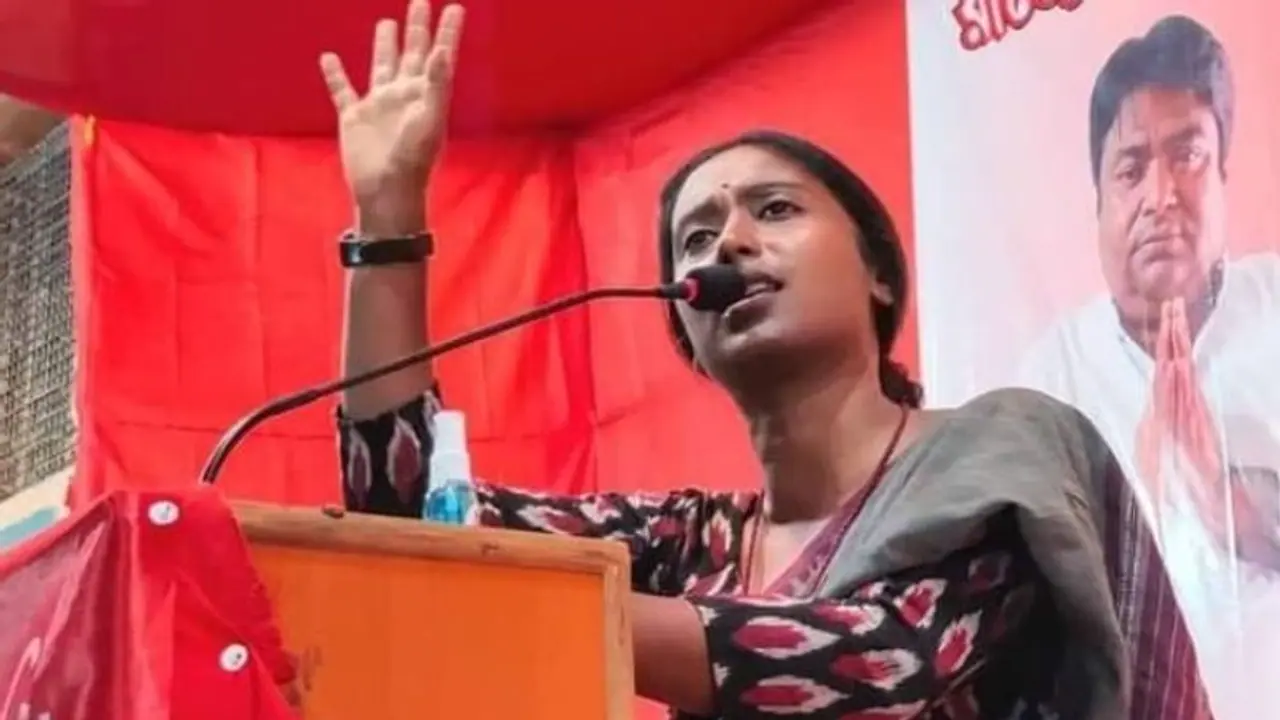 এমএলএ ঠাকুর্দার নেত্রী নাতনি, বালির সিপিএম প্রার্থী দীপ্সিতা ধর উজ্জ্বল বাম ঝাঁকের অন্যতম মুখ এমএলএ ঠাকুর্দার নেত্রী নাতনি, বালির সিপিএম প্রার্থী দীপ্সিতা ধর উজ্জ্বল বাম ঝাঁকের অন্যতম মুখ