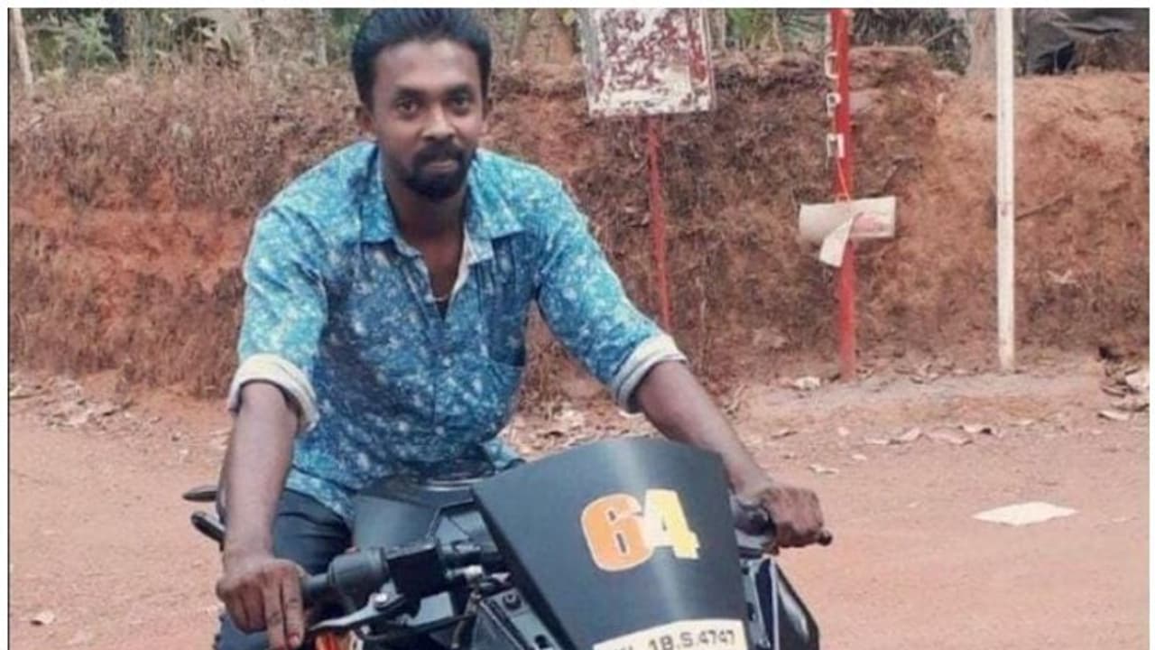 മൻസൂര് വധം: അറസ്റ്റിലായ നാലാം പ്രതി മരിച്ച രതീഷിനൊപ്പം ഉണ്ടായിരുന്നതായി പൊലീസ് മൻസൂര് വധം: അറസ്റ്റിലായ നാലാം പ്രതി മരിച്ച രതീഷിനൊപ്പം ഉണ്ടായിരുന്നതായി പൊലീസ്