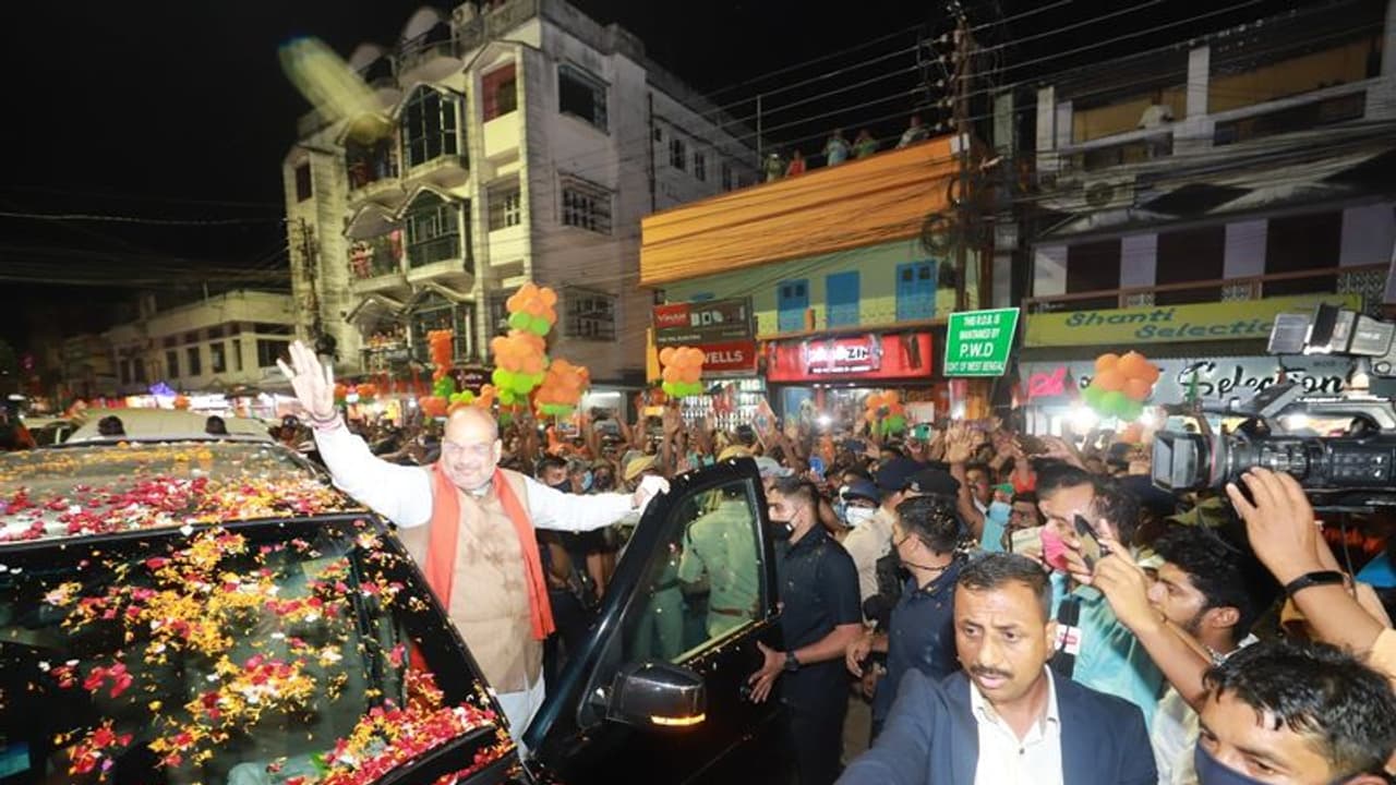বিজেপি ক্ষমতায় এলে রাজনৈতিক সন্ত্রাস নিয়ে কঠোর হবে সরকার, কর্মিসভায় রীতিমত কড়া বার্তা অমিত শাহর বিজেপি ক্ষমতায় এলে রাজনৈতিক সন্ত্রাস নিয়ে কঠোর হবে সরকার, কর্মিসভায় রীতিমত কড়া বার্তা অমিত শাহর
