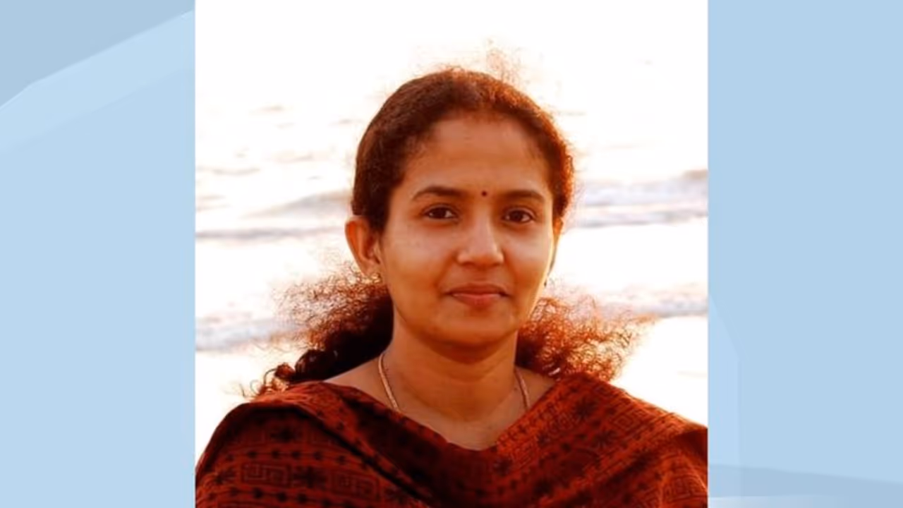 'ಕೆಲಸದ ಒತ್ತಡ ತಾಳಲಾಗ್ತಿಲ್ಲ' ಮಹಿಳಾ ಮ್ಯಾನೇಜರ್ ಬ್ಯಾಂಕ್ನಲ್ಲಿಯೇ ನೇಣಿಗೆ ಶರಣು 'ಕೆಲಸದ ಒತ್ತಡ ತಾಳಲಾಗ್ತಿಲ್ಲ' ಮಹಿಳಾ ಮ್ಯಾನೇಜರ್ ಬ್ಯಾಂಕ್ನಲ್ಲಿಯೇ ನೇಣಿಗೆ ಶರಣು