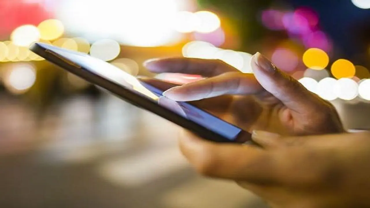 ತಾಯಿ ಕೋವಿಡ್‌ಗೆ ಬಲಿಯಾಗಿ 3 ತಿಂಗಳ ಬಳಿಕ ಪುತ್ರಿಗೆ ಸಿಕ್ತು ಮೊಬೈಲ್‌