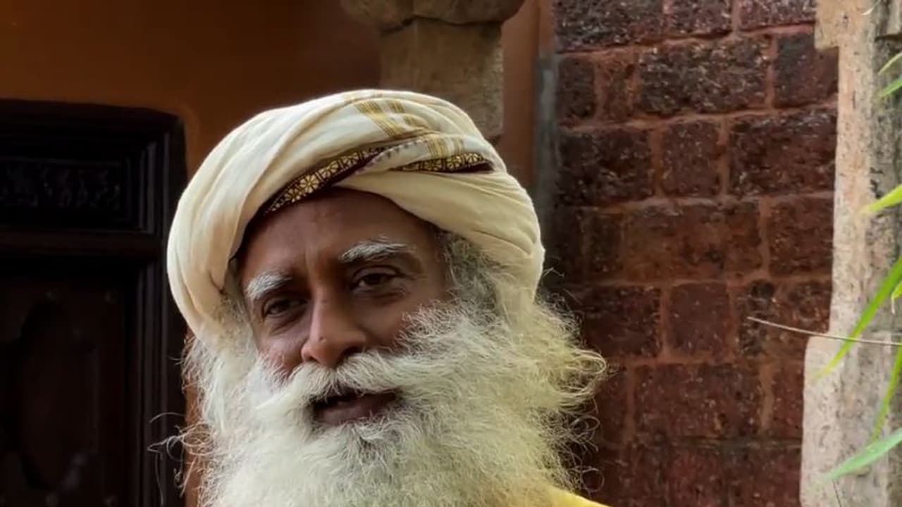 கோவில் அடிமை நிறுத்து..! சத்குருவின் கோரிக்கையால் பதறும் அரசியல் கட்சிகள்..! பின்னணி என்ன? கோவில் அடிமை நிறுத்து..! சத்குருவின் கோரிக்கையால் பதறும் அரசியல் கட்சிகள்..! பின்னணி என்ன?