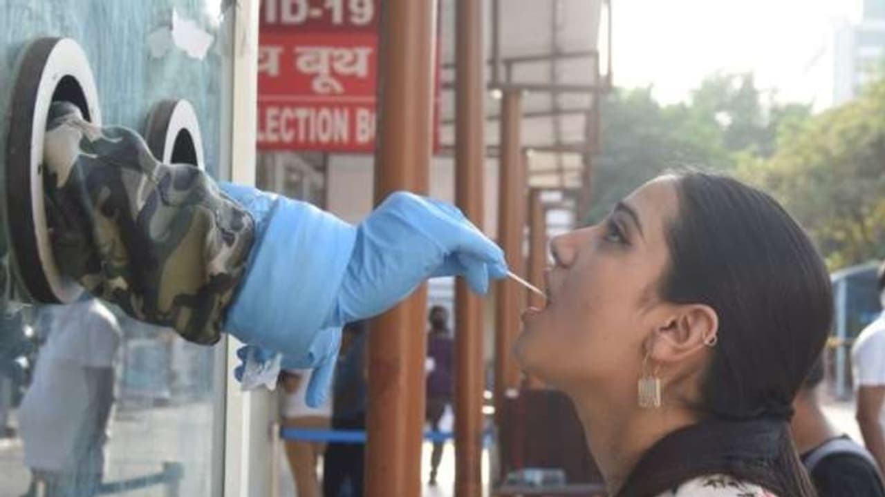 24 గంటల్లో 44,230 కరోనా కేసులు: ఇండియాలో మొత్తం 3.15 కోట్లకు చేరిక 24 గంటల్లో 44,230 కరోనా కేసులు: ఇండియాలో మొత్తం 3.15 కోట్లకు చేరిక