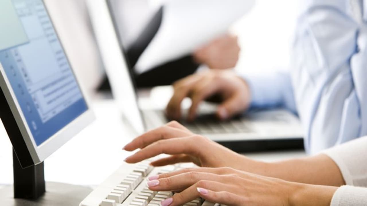 करियर मंत्र: इन कोर्सों को कर संभाल सकते हैं आप अपना भविष्य, फील्ड की तेजी से बढ़ रही डिमांड करियर मंत्र: इन कोर्सों को कर संभाल सकते हैं आप अपना भविष्य, फील्ड की तेजी से बढ़ रही डिमांड