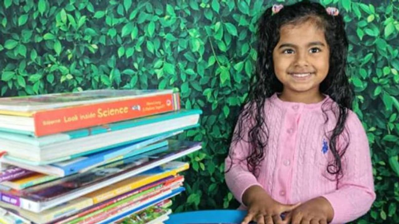 5 साल की लड़की ने 2 घंटे के अंदर 36 किताबें पढ़ बनाया विश्व रिकॉर्ड, जानें कैसे हुआ संभव? 5 साल की लड़की ने 2 घंटे के अंदर 36 किताबें पढ़ बनाया विश्व रिकॉर्ड, जानें कैसे हुआ संभव?