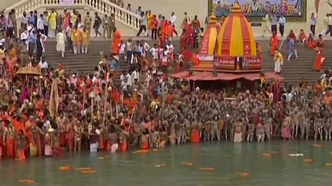 ಕುಂಭಮೇಳ: 1 ಲಕ್ಷಕ್ಕೂ ನಕಲಿ ಕೋವಿಡ್ ಟೆಸ್ಟ್, ಭಾರೀ ಅಕ್ರಮ ಬಯಲಿಗೆ! ಕುಂಭಮೇಳ: 1 ಲಕ್ಷಕ್ಕೂ ನಕಲಿ ಕೋವಿಡ್ ಟೆಸ್ಟ್, ಭಾರೀ ಅಕ್ರಮ ಬಯಲಿಗೆ!