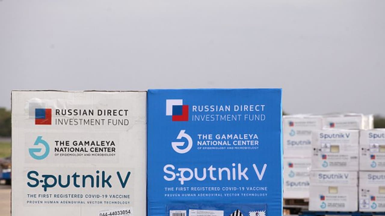 প্রায় ১০০০ টাকা করে পড়বে স্পুটনিকের একেকটি ডোজ, মেড ইন ইন্ডিয়া হলে দাম আরেকটু কম প্রায় ১০০০ টাকা করে পড়বে স্পুটনিকের একেকটি ডোজ, মেড ইন ইন্ডিয়া হলে দাম আরেকটু কম