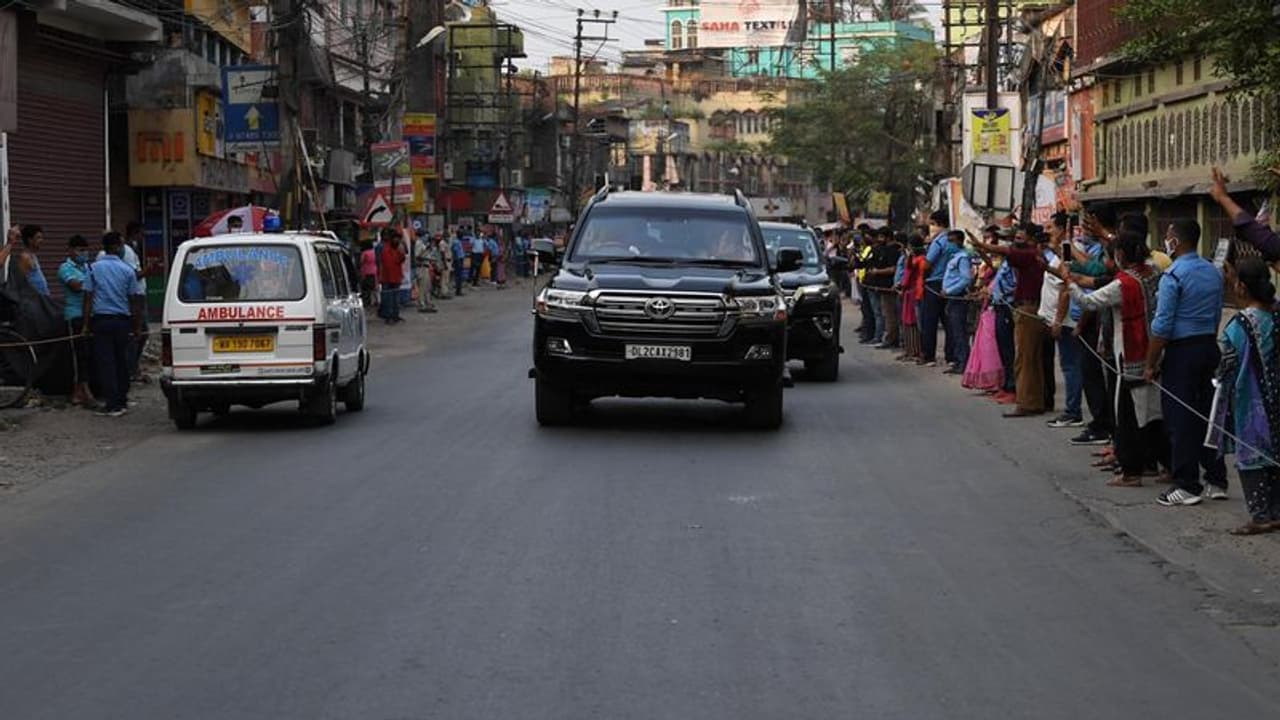 ಆ್ಯಂಬುಲೆನ್ಸ್‌ಗಾಗಿ ದಾರಿ ಬಿಟ್ಟ ಪ್ರಧಾನಿ ಮೋದಿ ಹಾಗೂ ಬೆಂಗಾವಲು ಪಡೆ!