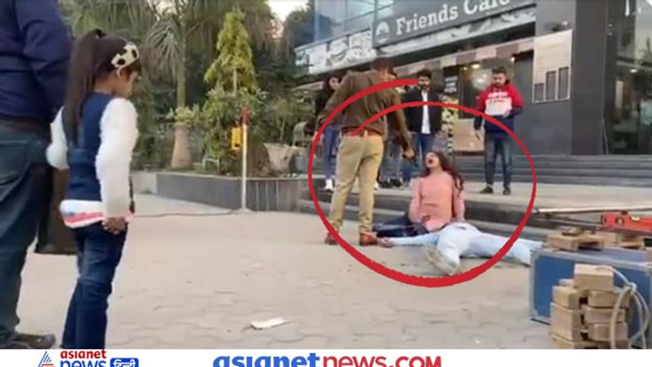 FAKE CHECK: पुलिसकर्मी ने गुस्से में कपल को गोलियों से भूना, अब सामने आई इस वायरल वीडियो की सच्चाई