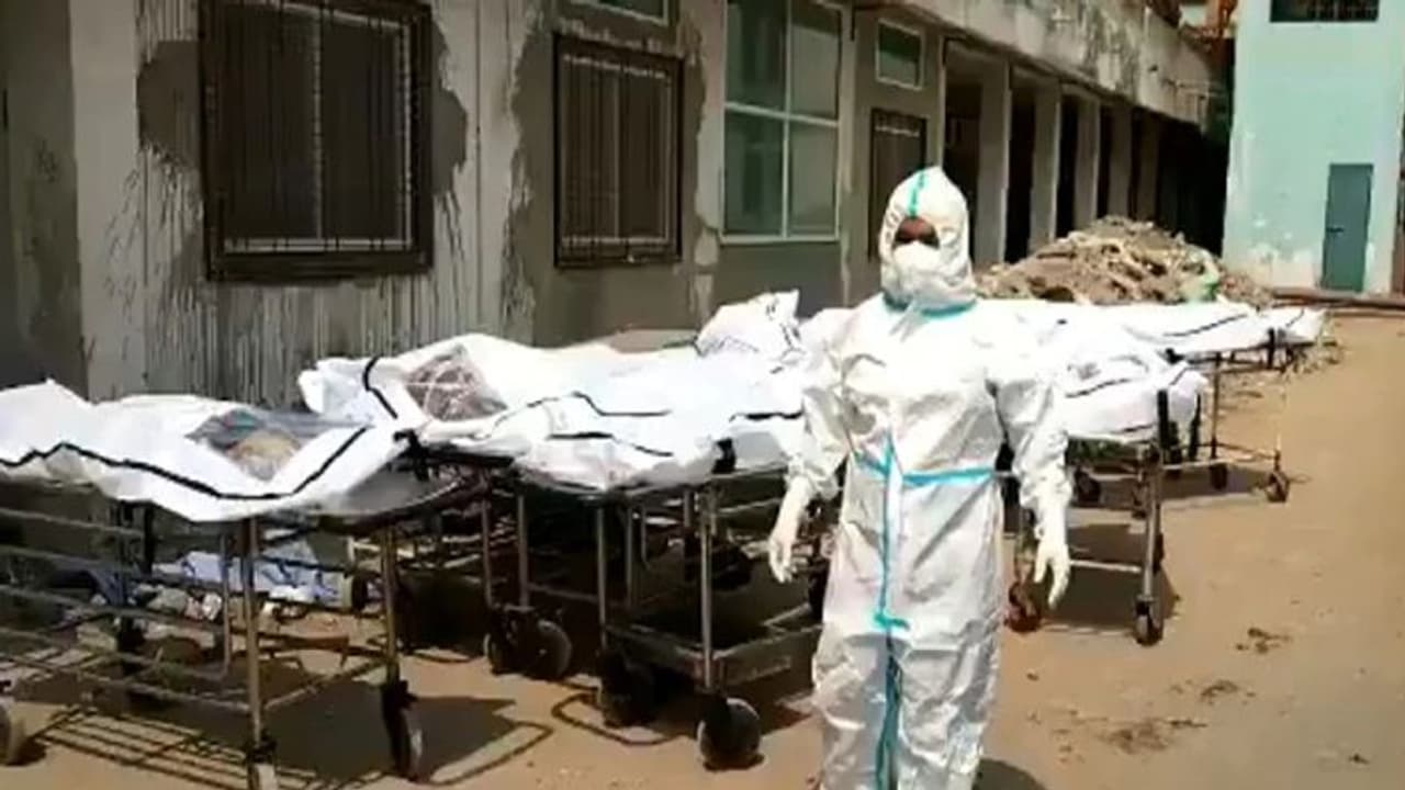 రాయలసీమ పవర్ ప్లాంట్లో మరణ మృదంగం.. 10 రోజుల్లో 14 మంది ఉద్యోగులు బలి రాయలసీమ పవర్ ప్లాంట్లో మరణ మృదంగం.. 10 రోజుల్లో 14 మంది ఉద్యోగులు బలి