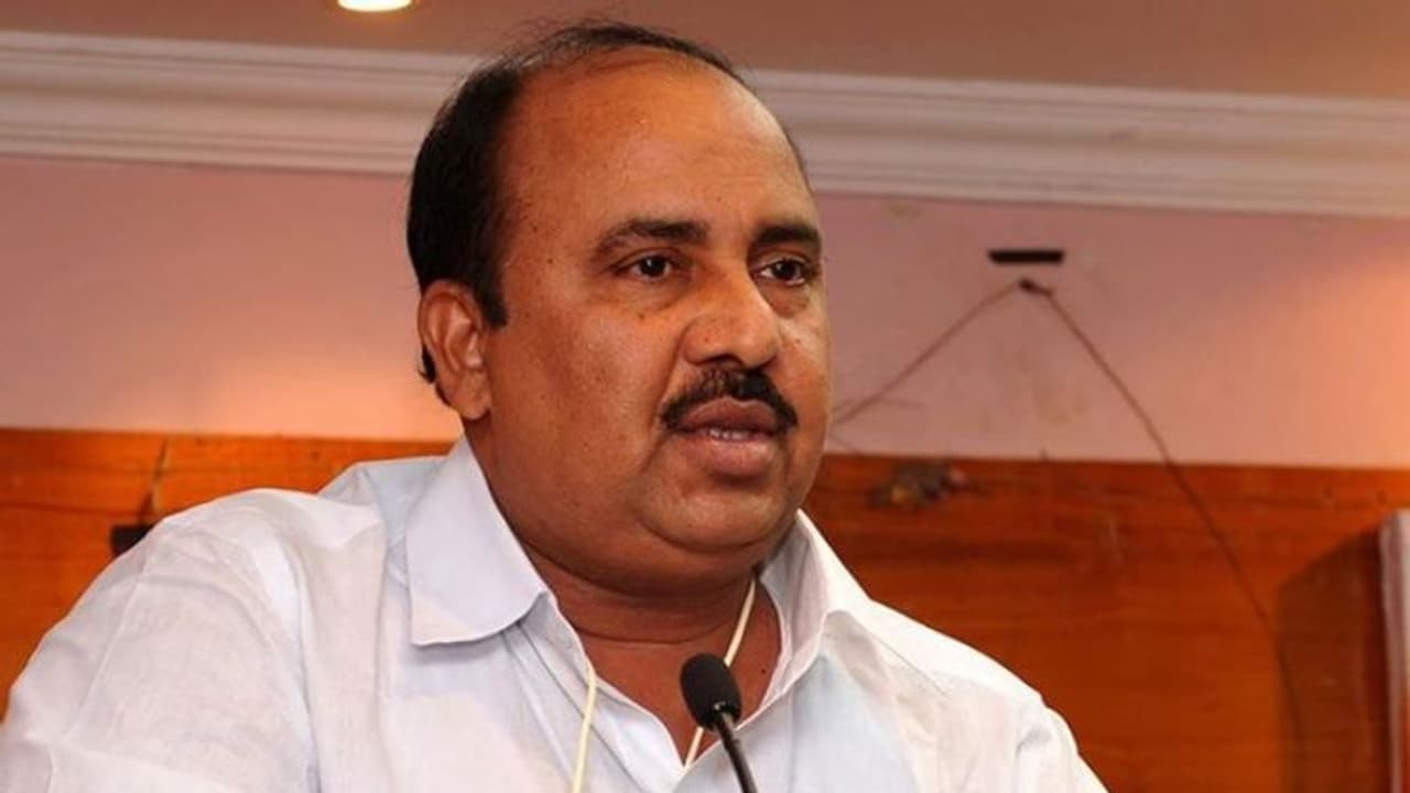 കശുവണ്ടി ഇറക്കുമതി അഴിമതിയിൽ ഐഎൻടിയുസി നേതാവ് ആർ.ചന്ദ്രശേഖരന് തിരിച്ചടി; കേസ് റദ്ദാക്കില്ല, ഹർജി തളളി 