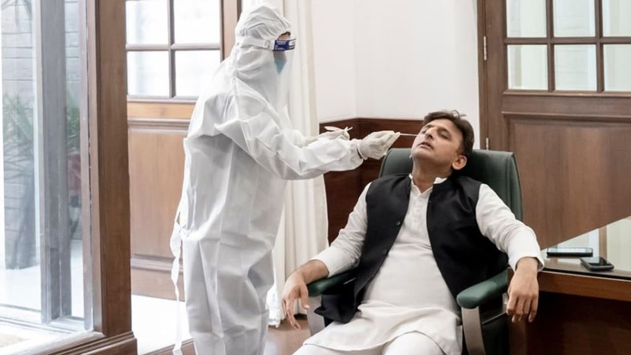 अखिलेश यादव ने कराया कोरोना टेस्ट, पूछा स्टार प्रचारक कहां हैं? अखिलेश यादव ने कराया कोरोना टेस्ट, पूछा स्टार प्रचारक कहां हैं?