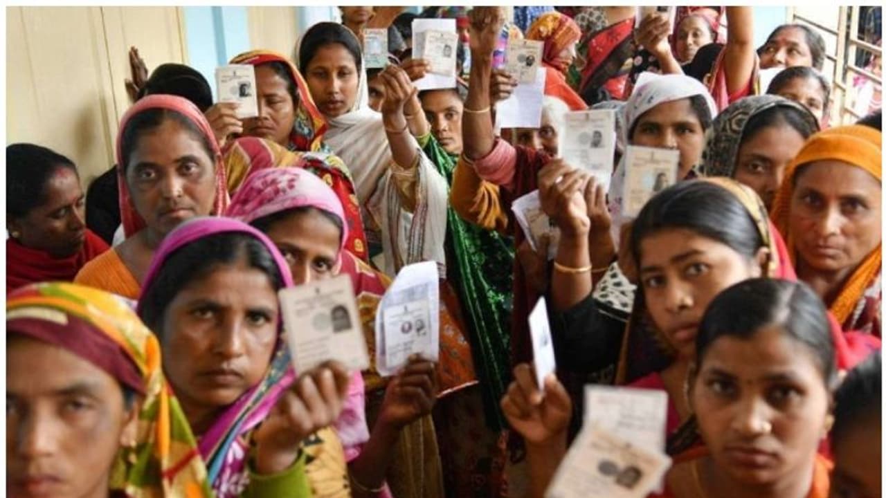 തെരഞ്ഞെടുപ്പ് ചൂടിൽ ബംഗാൾ; കുതിച്ചുയർന്ന് കൊവിഡ് കേസുകൾ; മരണനിരക്കിൽ രാജ്യത്ത് മൂന്നാം സ്ഥാനം തെരഞ്ഞെടുപ്പ് ചൂടിൽ ബംഗാൾ; കുതിച്ചുയർന്ന് കൊവിഡ് കേസുകൾ; മരണനിരക്കിൽ രാജ്യത്ത് മൂന്നാം സ്ഥാനം