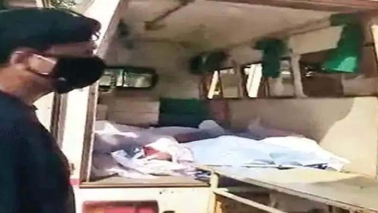 కరోనా బారిన కుటుంబం.. వారిని తలుచుకుంటూ వృద్ధురాలి మృతి కరోనా బారిన కుటుంబం.. వారిని తలుచుకుంటూ వృద్ధురాలి మృతి