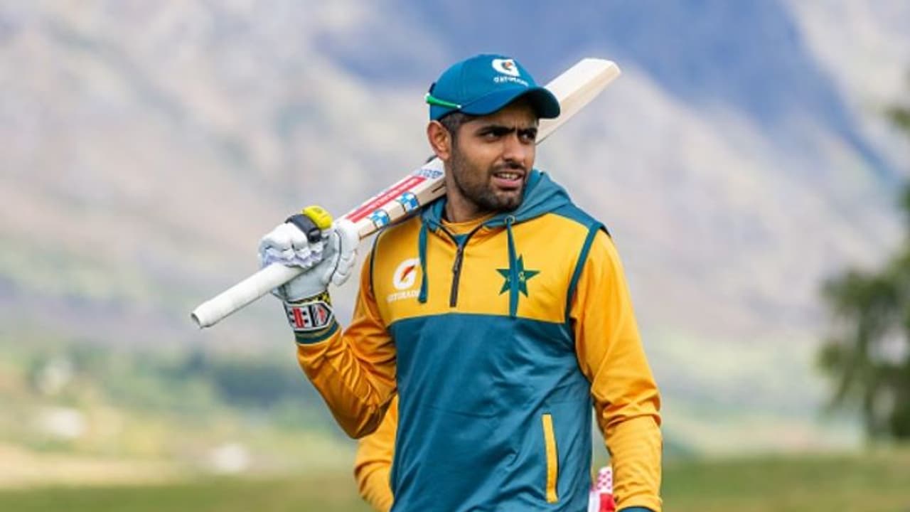 పాక్ కెప్టెన్ బాబర్ ఆజమ్ ఇంట పెళ్లి సందడి..! పాక్ కెప్టెన్ బాబర్ ఆజమ్ ఇంట పెళ్లి సందడి..!