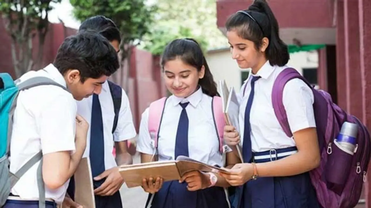 സിബിഎസ്ഇ പ്ലസ് ടു ഫലം പ്രഖ്യാപിച്ചു; വിജയശതമാനം 87.33 %, ഉയർന്ന ശതമാനം തിരുവനന്തപുരം മേഖലയ്ക്ക് സിബിഎസ്ഇ പ്ലസ് ടു ഫലം പ്രഖ്യാപിച്ചു; വിജയശതമാനം 87.33 %, ഉയർന്ന ശതമാനം തിരുവനന്തപുരം മേഖലയ്ക്ക്