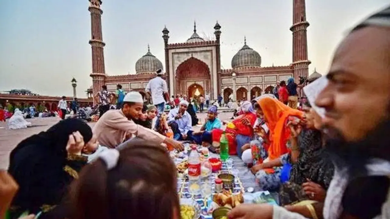 'জাগো রান্না কর', নবাব নগরীতে প্রাচীন ডঙ্কা ওয়ালাদের হাতেই বেঁচে রয়েছে রমজানের ঐতিহ্য