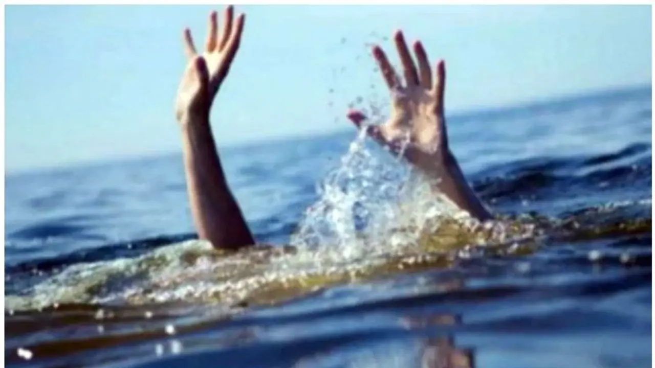 സുഹൃത്തുക്കള്‍ക്കൊപ്പം കോവളത്ത് കടലില്‍ കുളിക്കാനിറങ്ങി, തിരയില്‍പ്പെട്ടു, കാറ്ററംഗി വിദ്യാർത്ഥി മരിച്ചു