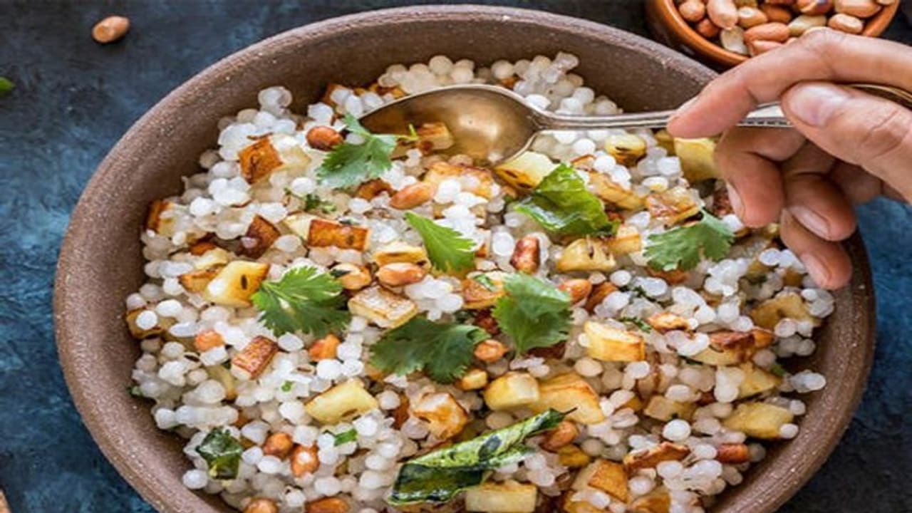 Sabudana khichdi: பெண்களுக்கு அளவில்லா நன்மைகளை அள்ளித்தரும் ஜவ்வரிசி...! ஊட்டச்சத்து நிபுணர்கள் அட்வைஸ்... Sabudana khichdi: பெண்களுக்கு அளவில்லா நன்மைகளை அள்ளித்தரும் ஜவ்வரிசி...! ஊட்டச்சத்து நிபுணர்கள் அட்வைஸ்...