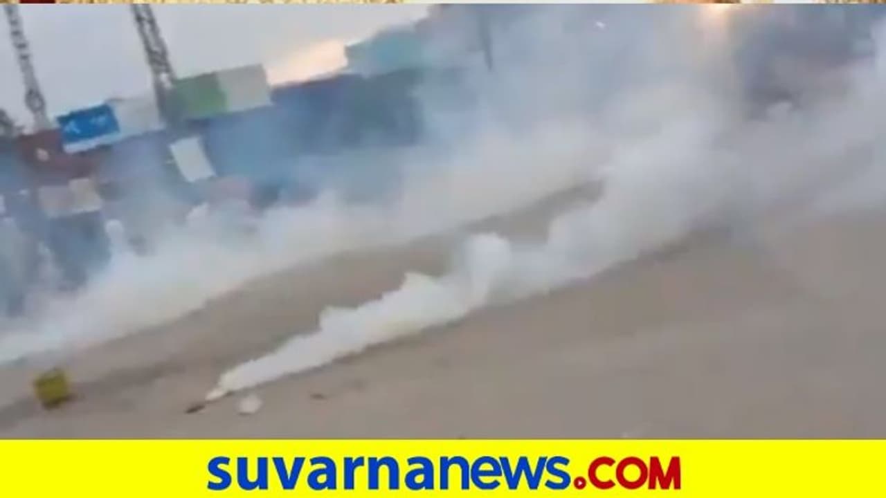 ಪಾಕ್ನಲ್ಲಿ ಭುಗಿಲೆದ್ದ ಹಿಂಸಾಚಾರ, ಸಿಕ್ಕಾಕೊಂಡ ಭಾರತದ ಸಿಖ್ ಯಾತ್ರಾರ್ಥಿಗಳು! ಪಾಕ್ನಲ್ಲಿ ಭುಗಿಲೆದ್ದ ಹಿಂಸಾಚಾರ, ಸಿಕ್ಕಾಕೊಂಡ ಭಾರತದ ಸಿಖ್ ಯಾತ್ರಾರ್ಥಿಗಳು!