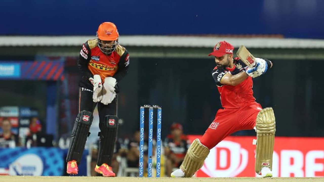 IPL 2021 RCB vs SRH: టాస్ గెలిచి బౌలింగ్ ఎంచుకున్న ఆర్సీబీ.. ఊరట విజయమైనా హైదరాబాద్ కు దక్కేనా..? IPL 2021 RCB vs SRH: టాస్ గెలిచి బౌలింగ్ ఎంచుకున్న ఆర్సీబీ.. ఊరట విజయమైనా హైదరాబాద్ కు దక్కేనా..?