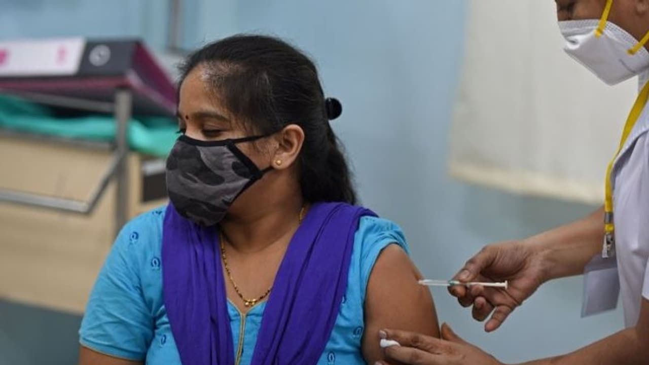 പ്രതീക്ഷ നൽകി സെറോ സർവ്വേ ഫലം: 18 വയസ്സിന് മുകളിൽ പ്രായമുള്ള 82 ശതമാനം പേരിലും ആൻ്റിബോഡി സാന്നിധ്യം പ്രതീക്ഷ നൽകി സെറോ സർവ്വേ ഫലം: 18 വയസ്സിന് മുകളിൽ പ്രായമുള്ള 82 ശതമാനം പേരിലും ആൻ്റിബോഡി സാന്നിധ്യം