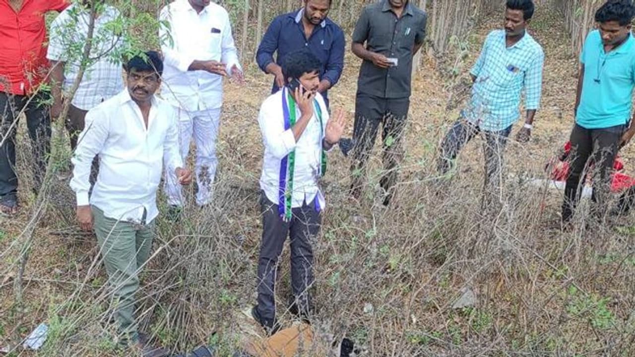 మరోసారి మానవత్వాన్ని చాటుకున్న తిరుపతి ఎంపీ అభ్యర్థి గురుమూర్తి మరోసారి మానవత్వాన్ని చాటుకున్న తిరుపతి ఎంపీ అభ్యర్థి గురుమూర్తి