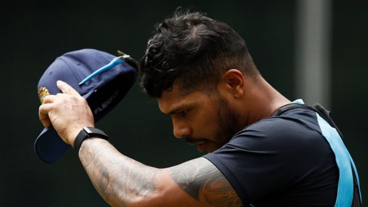 ഷമിക്ക് പകരം എന്തുകൊണ്ട് ഉമേഷ് യാദവ്? അളന്നുമുറിച്ച മറുപടിയുമായി രോഹിത് ശർമ്മ ഷമിക്ക് പകരം എന്തുകൊണ്ട് ഉമേഷ് യാദവ്? അളന്നുമുറിച്ച മറുപടിയുമായി രോഹിത് ശർമ്മ