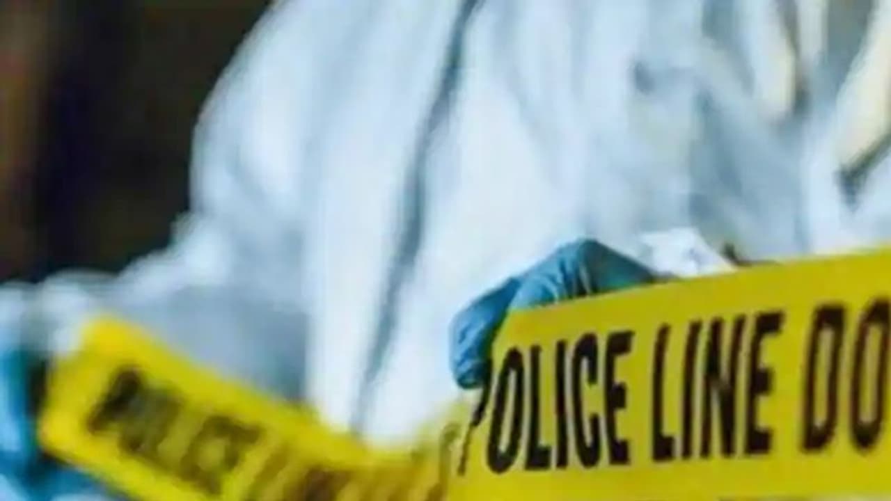 ಒಂದೇ ಕುಟುಂಬದ 6 ಮಂದಿ ಆತ್ಮಹತ್ಯೆ! ಒಂದೇ ಕುಟುಂಬದ 6 ಮಂದಿ ಆತ್ಮಹತ್ಯೆ!